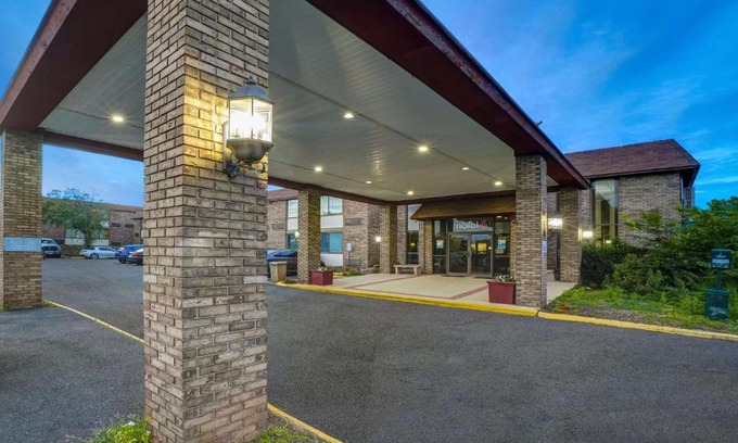 Vernon Hotel | Travelodge by Wyndham Vernon CT
