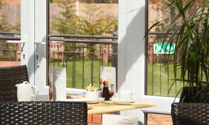 Fareham House | Travelrest Solent Gateway Hotel Fareham