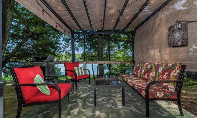 Traverse City Cottage | Traverse City LAKE Front Cottage15 Min to Downtown Front St. PET Friendly GRILL