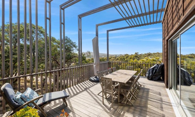 Fairhaven House | Tree Top House