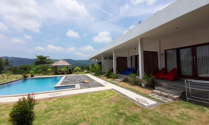 Kuta Bed & Breakfast | Tree Tops Mandalika