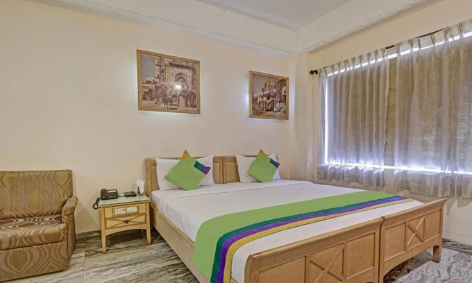 Mysore Hotel | Treebo Komfort Suites, 3 Km From Mysore Palace