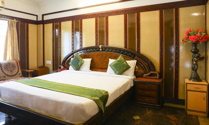 Yeshwanthpur Hotel | Treebo Nava Nidhi Comforts