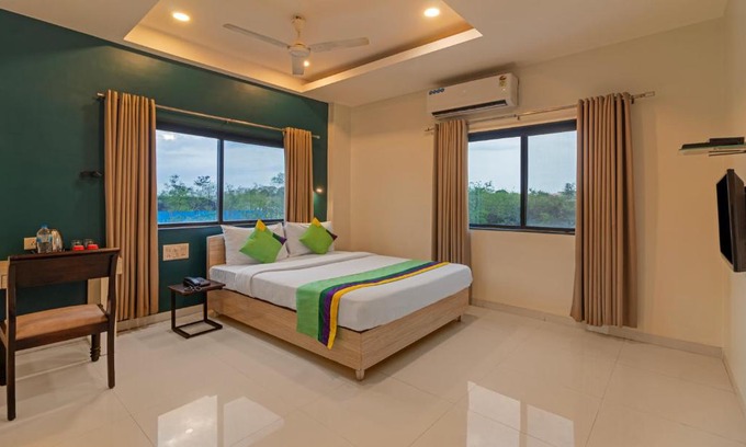 Wagholi Hotel | Treebo Tulip Comfort