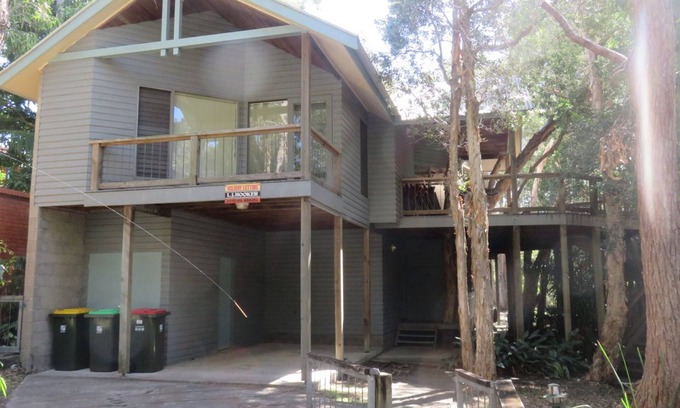 Arakoon House | TREEHOUSE - ARAKOON LARGE FAMILY HOME