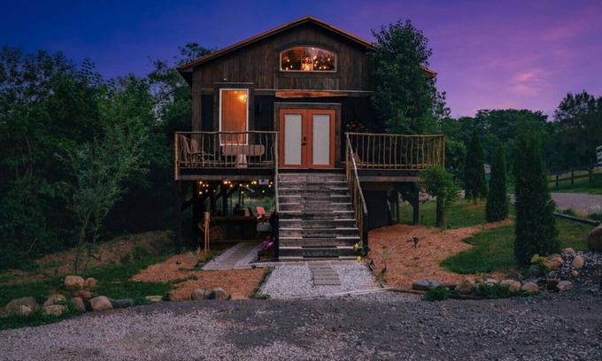 West Newton Cabin | Treehouse Hot tub custom