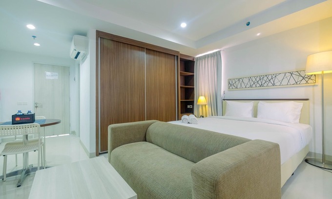 Cikarang Hotel | Trendy and Spacious Studio Azalea Suites Apartment