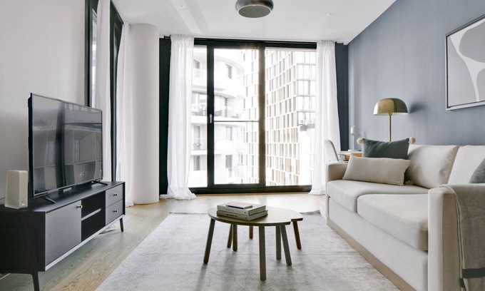 Favoriten Apartment | Trendy Favoriten 1BR w/Gym & Lounge, walk to Hauptbahnhof, by Blueground