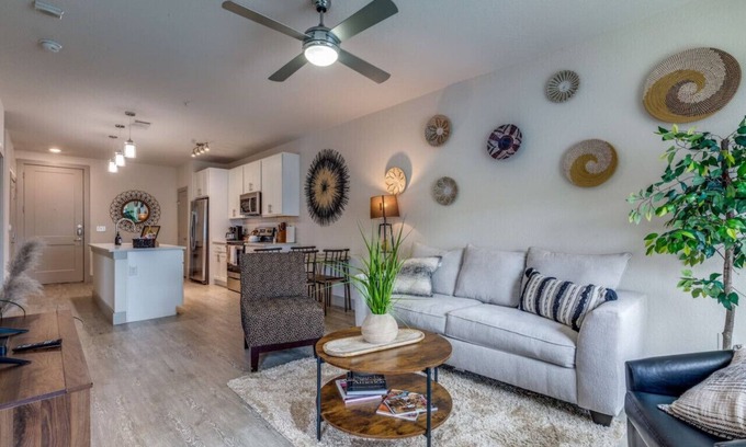 Downtown San Antonio Apartment | Trendy Hidden Gem Apt w/free Parking Pets allowed