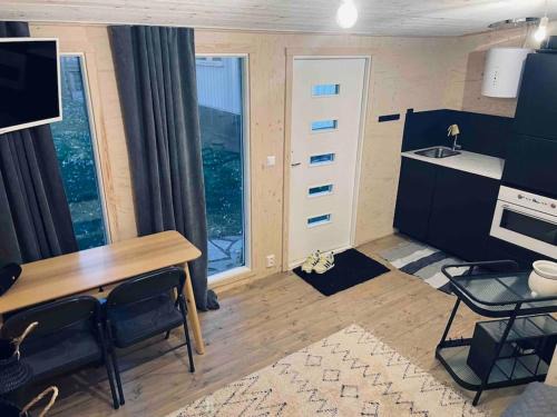 Falkenberg Apartment | Trevligt minihus mitt i centrum Välkommen till 14b