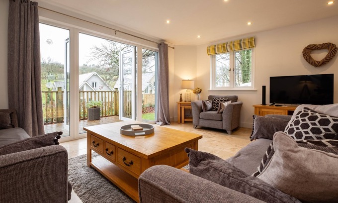 St Austell Cottage | Trewhiddle Villa 24 - a trewhiddle that sleeps 7 guests in 4 bedrooms