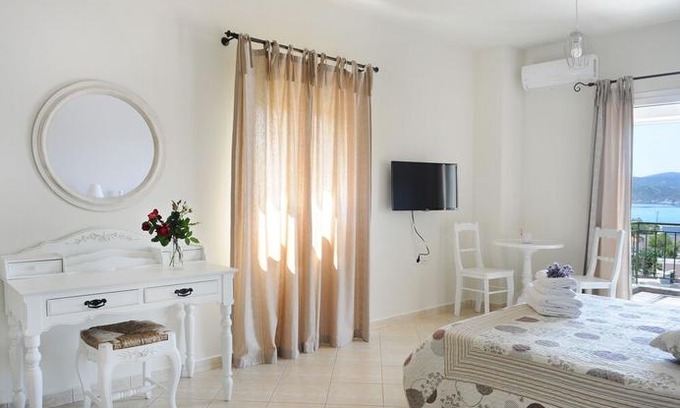 Agii Apostoli House | Triantafilia Guesthouse