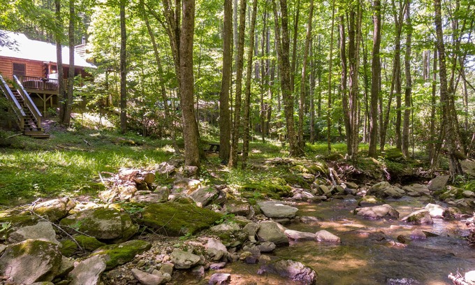 Banner Elk Cabin | Trillium - Cozy Honeymoon Romantic Cabin with Hot Tub on Dutch Creek in Valle Crucis!