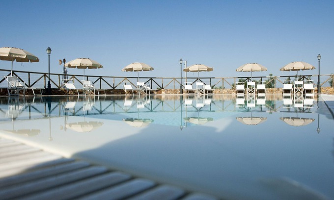 Casalappi Apartment | TRILOCALE DELUXE 2 BATHROOMS WITH PRIVATE GARDEN, POOL, TENNIS, NEAR THE SEA