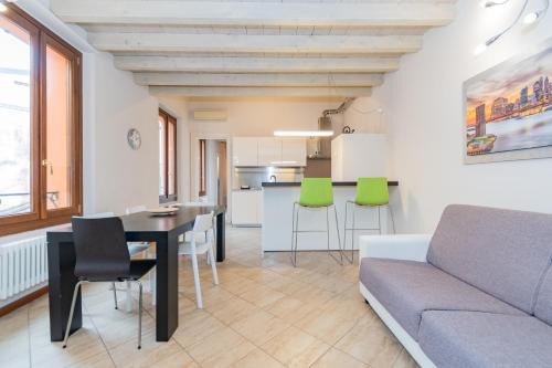 Centro Storico Nord Apartment | Trilocale Rua Sovera 85 - F&L Aparment