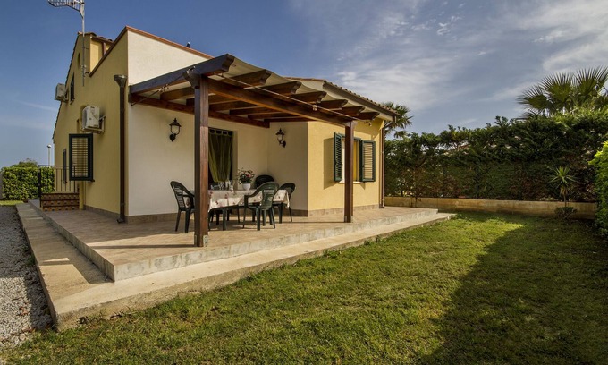 Piana Calzata Villa | Triple Room with Terrace 2nd floor Via S.Cipolla 3