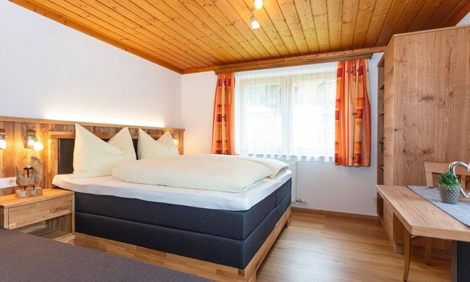Hinterthal Apartment | Triple room 2 - Haus Bergliebe