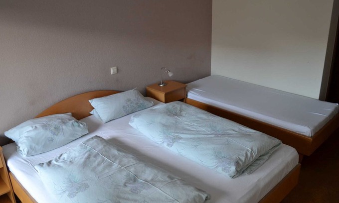 Ohlsbach Cottage | Triple room WC / shower / bath Balcony - Gästehaus Tagescafe Eckenfels