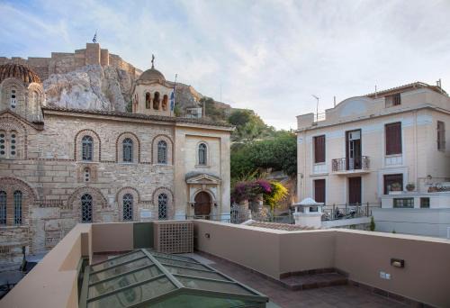 Plaka Villa | Tripodon Plaka In the shade of Acropolis by GHH