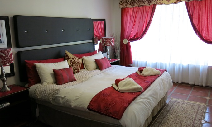 Bloemfontein Hotel | Tripple Room 3 Singlesking Single Cherry Lane Self Catering and BB