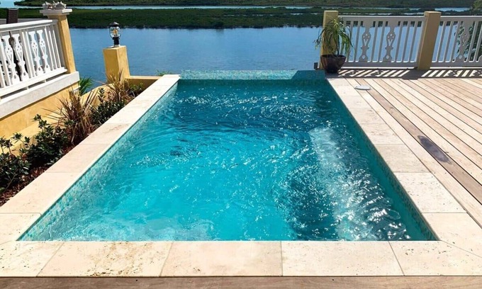 Ocean Point Ski Chalet | Tropical Chalk Sound Cottage with Pool and Kayak!