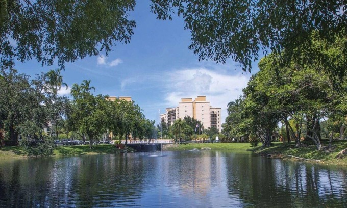 Survey Creek Resort | Tropical Haven In Pompano Beach-Wyndham Palm-Aire - 2 Bedroom
