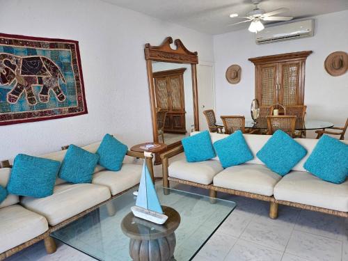 Costera Acapulco Villa | Tropical Paradise Getaway in Acapulco with Private Infinity Pool