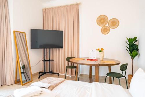 Abu Dhabi Apartment | Tropical Studio withCity View 5minstoAirport 226 B1