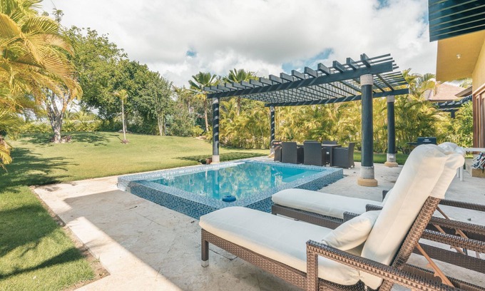 Punta Cana Villa | Tropical villa with pool at Green Village B843