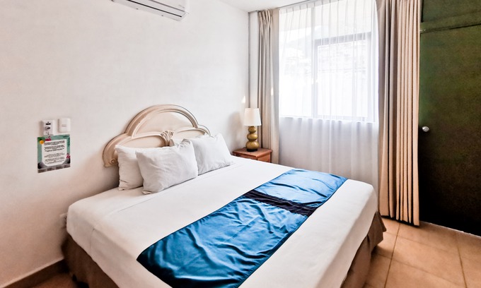 Emiliano Zapata Hotel | Tropicus 16 Romantic Zone Suite Room with Balcony