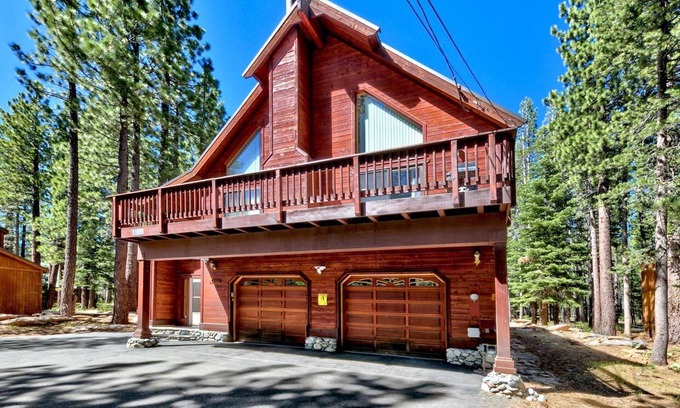 Truckee Cabin | Trout Creek Cabin: Game Room with Pool Table, Walk to Pools and Hot Tub