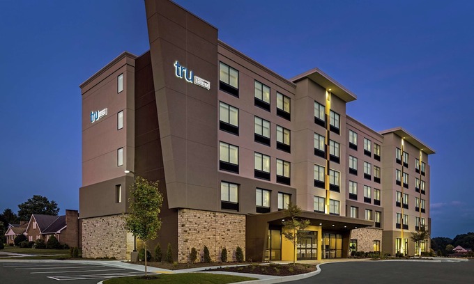 Hershey Hotel | Tru by Hilton Hershey Chocolate Avenue