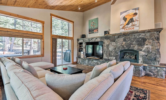 Truckee House | Truckee Escape w/Hot Tub Near Ski Resorts