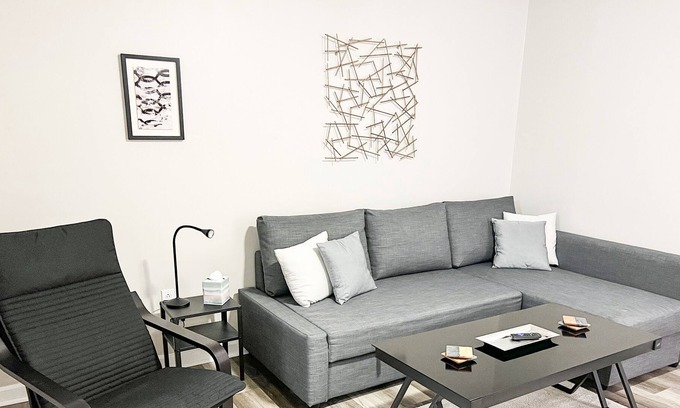 Ross Township Apartment | True PGH Experience! Fast Wifi + Free Parking!