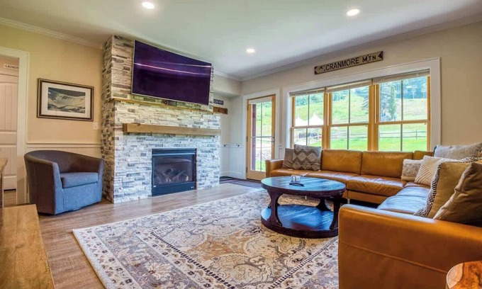 North Conway Condo | True Upscale Ski In & Out Condo with Pool & Hot Tub
