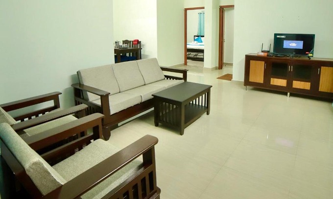 Tirupati Apartment | TrueLife Comfort Inn - PS4 veg restaurant, on way to Balaji Temple - 2BHK AC apartments - Coffee Tea Milk - Super Fast WiFi, Kitchen, Smart TV, Parking - Easy access to Airport, Railway Station and to all Temples - Top service with lots of Love