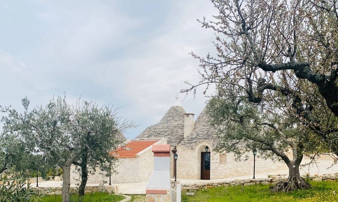 Alberobello House | Trullo with private pool and parking 5 minutes from the Trulli area