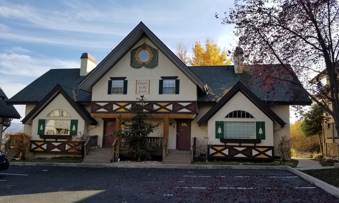 Midway Ski Chalet | Truly a Swiss Chalet! This 3 bedroom Chalet is set in the valley of Midway