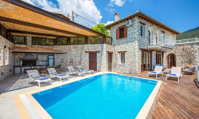 Nidri Villa | Truly Magnificent Villa Rachi Rachi