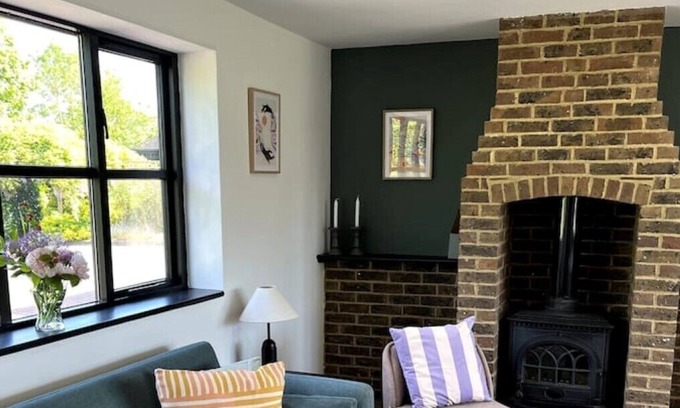 Offham Cottage | Trust Cottage at Crink House Hideaways