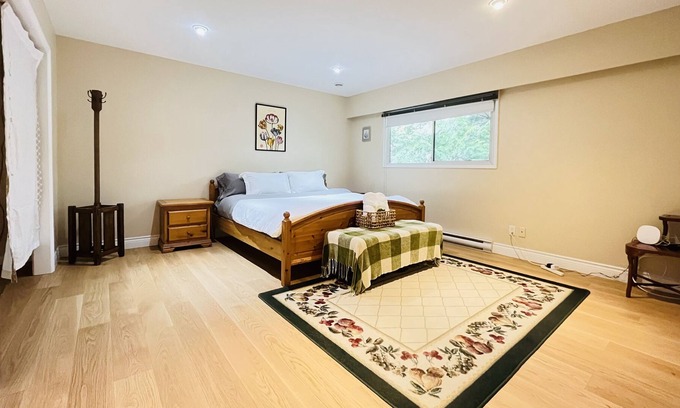Delta House | Tsawwassen 3 BR spacious house private garden