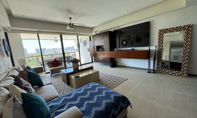 Playa Diamante Apartment | TT-5-Acapulco Mexico getaway Ocean front Tiagotian
