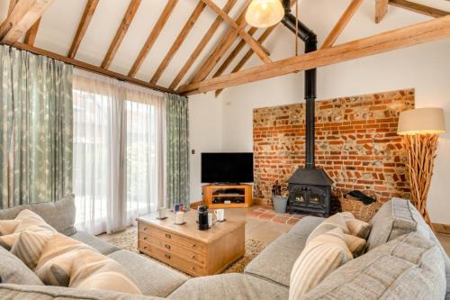 Bodham House | Tuck Barn