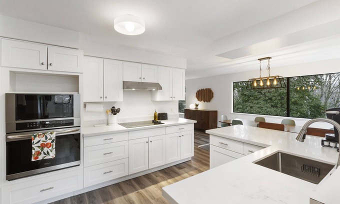 Tukwila House | Tucked Away in the Treetops