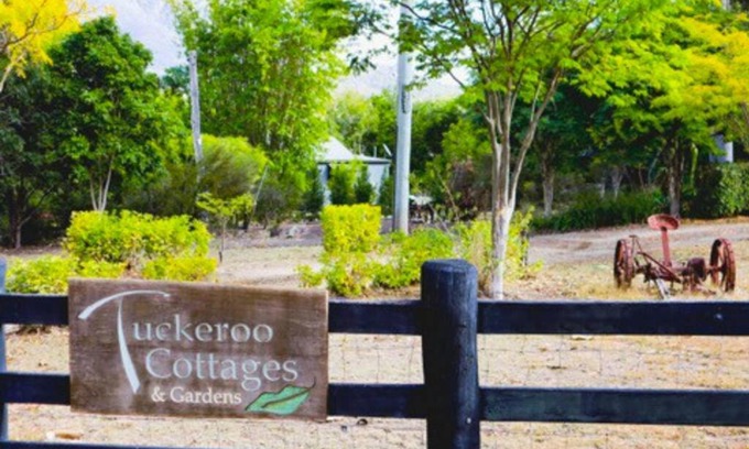 Rathdowney House | Tuckeroo Cottages - Tuckeroo House