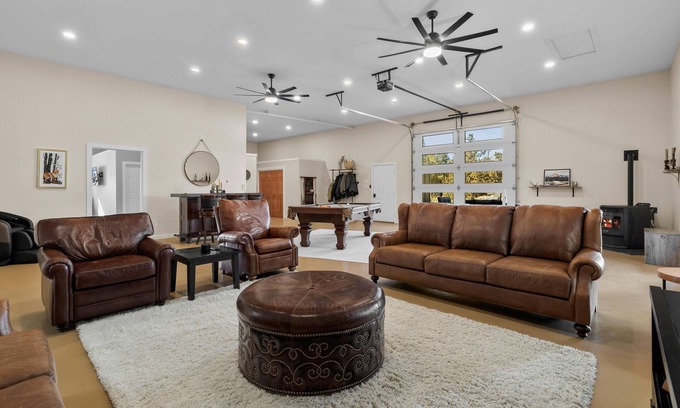 Bend House | Tumalo Ranch, 3 Acres, Hot Tub, Swimming Pond, Games, Pet-Friendly!