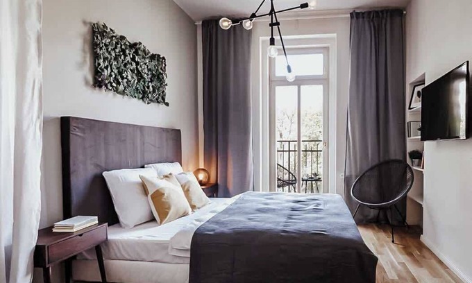 Zizkov Apartment | TurnKey | King George Studio II