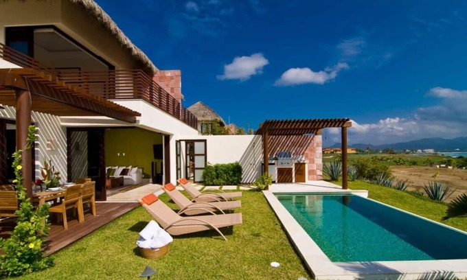 Emiliano Zapata Villa | Turquesa in Porta Fortuna by Personal Villas - Beautiful Pool and Beach