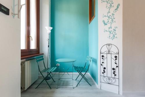 Central Station Apartment | Turquoise Mini Flat near Centrale FS