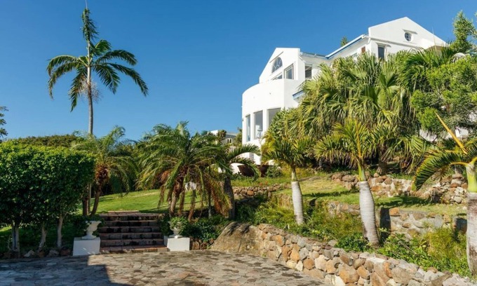 Frigate Bay House | Turtle beach White House (1) The Main house